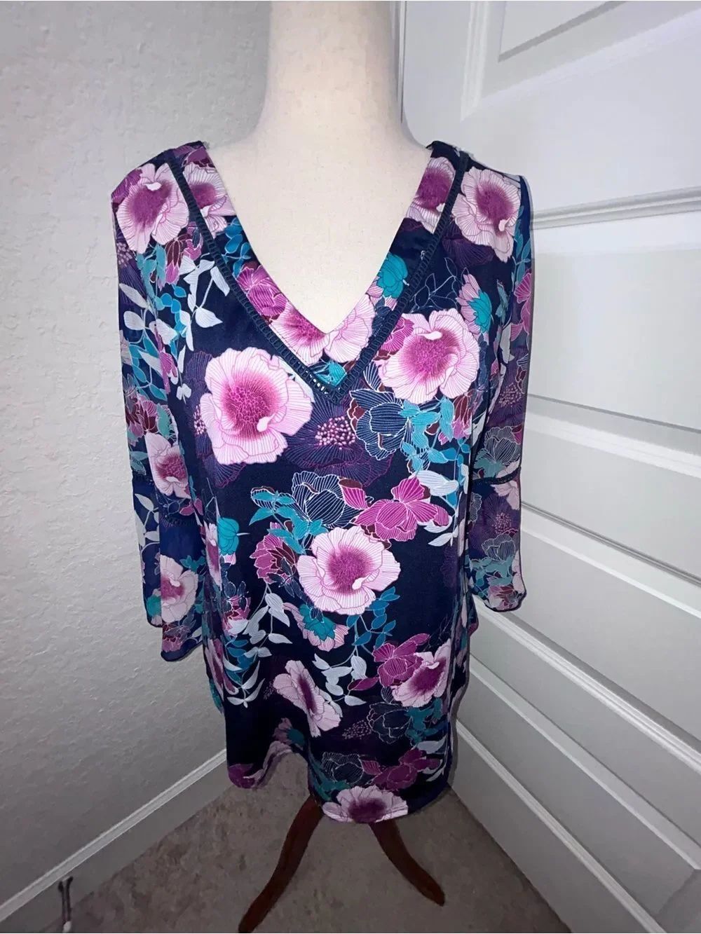PerSeption Concept Floral Print Bell 3/4 Length Sleeves V-Neck Blouse Shirt Top